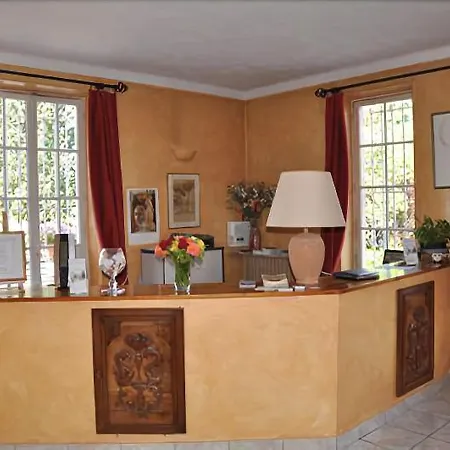 Hotel Les Liserons De 2*